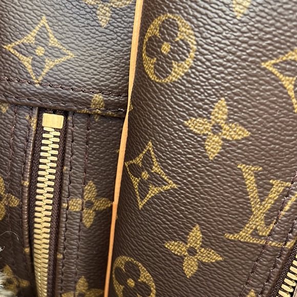 Louis Vuitton Alize 24H Travel Hand Bag - Picture 10 of 11